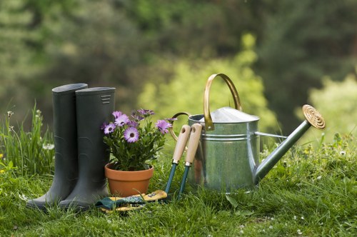 Customer raising a service complaint with a gardening team